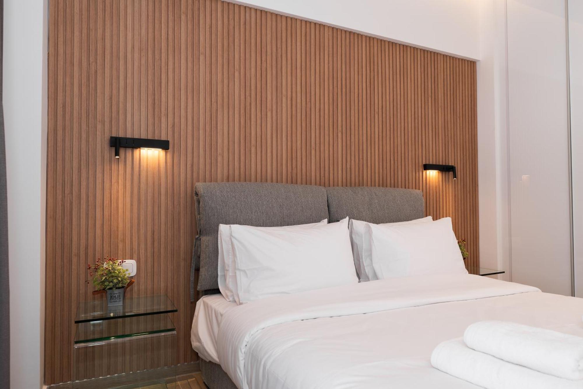 Retreat, Stylish 1-bedroom With Full Amenities Apartment