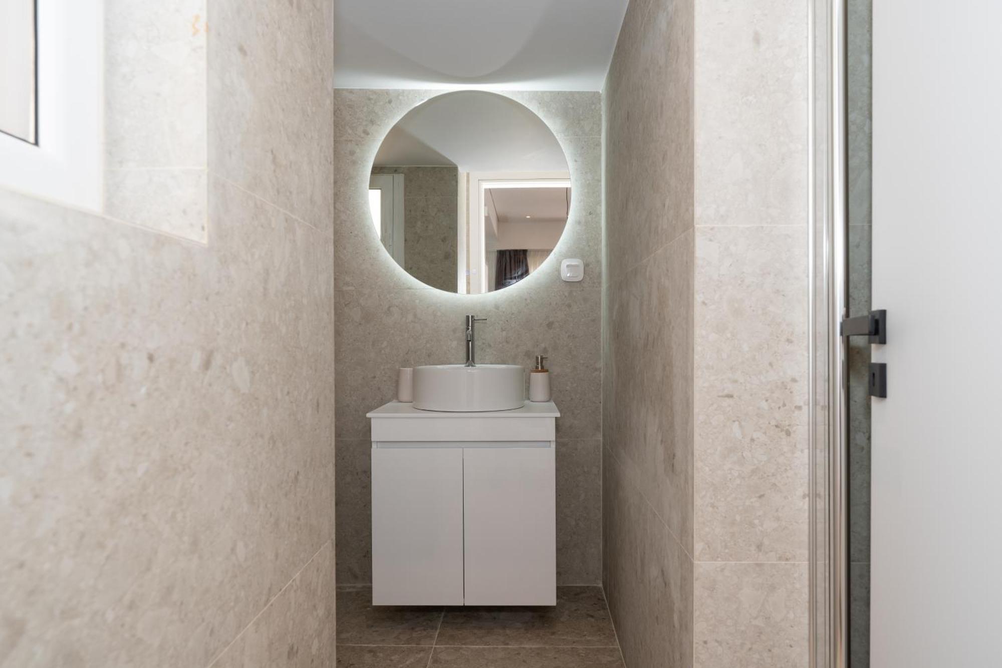 Retreat, Stylish 1-bedroom With Full Amenities